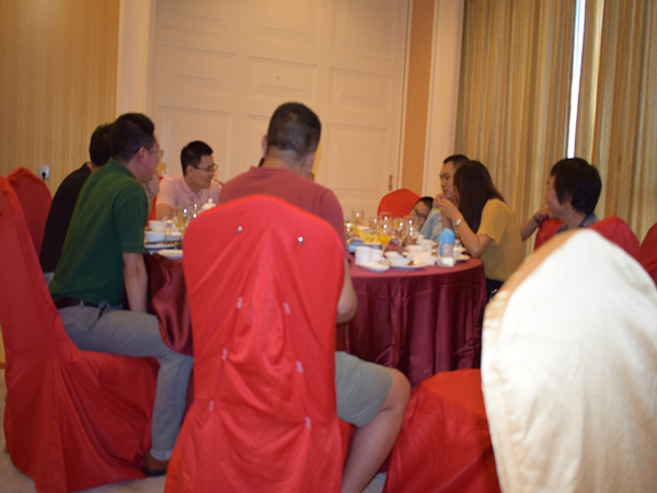 端午節(jié)公司舉行聚餐活動